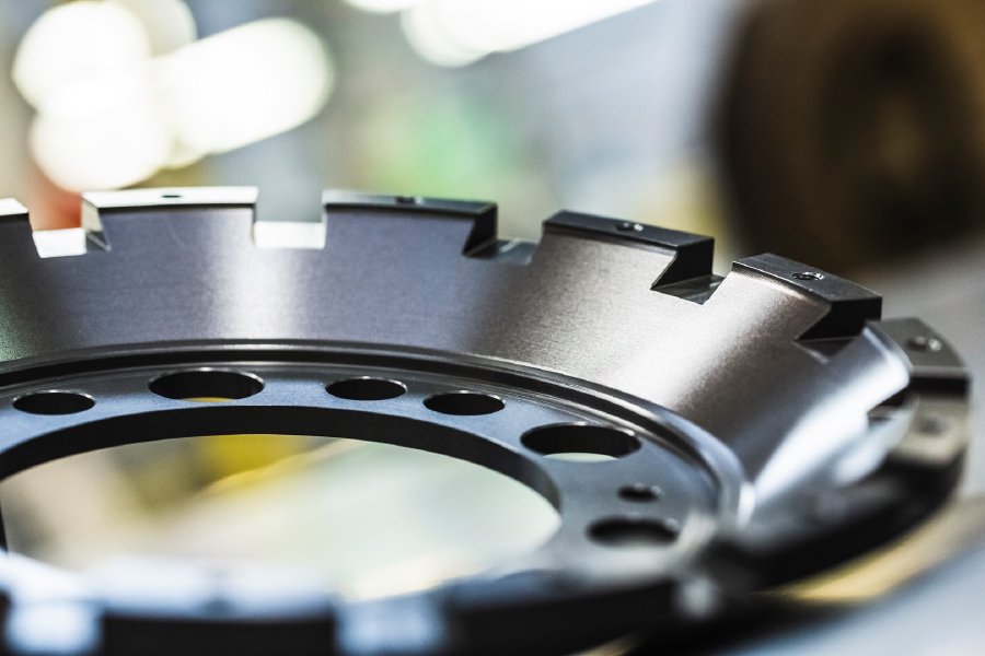 Automotive brake drum with OX-HS hard anodized coating